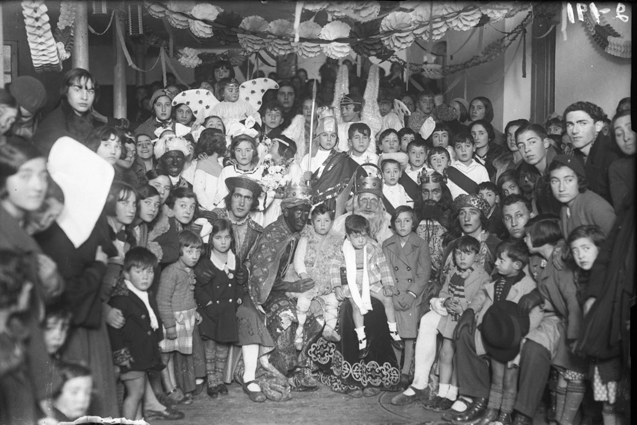 Cabalgata de los Reyes Magos en Pamplona de 1933. Visita a los niños del Asilo de San José. (Foto: cedida)