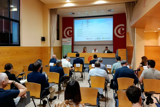 La industria eléctrica pide reforzar la red de Navarra, que sufre una saturación del 90 %