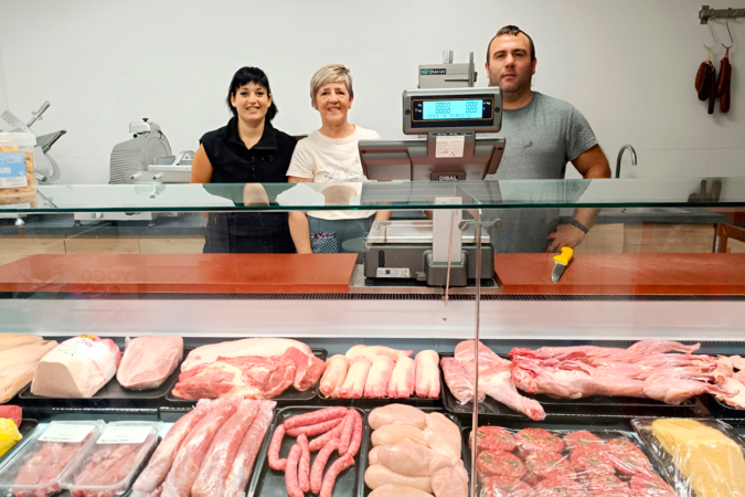 El nuevo supermercado con carnicería y obrador de Dicastillo ya triunfa entre los vecinos