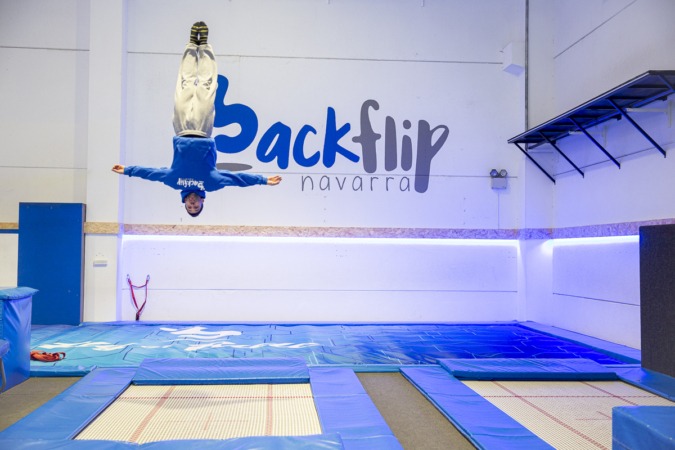 El centro de acrobacias del olímpico Javier Gómez da un gran salto en alumnos y personal