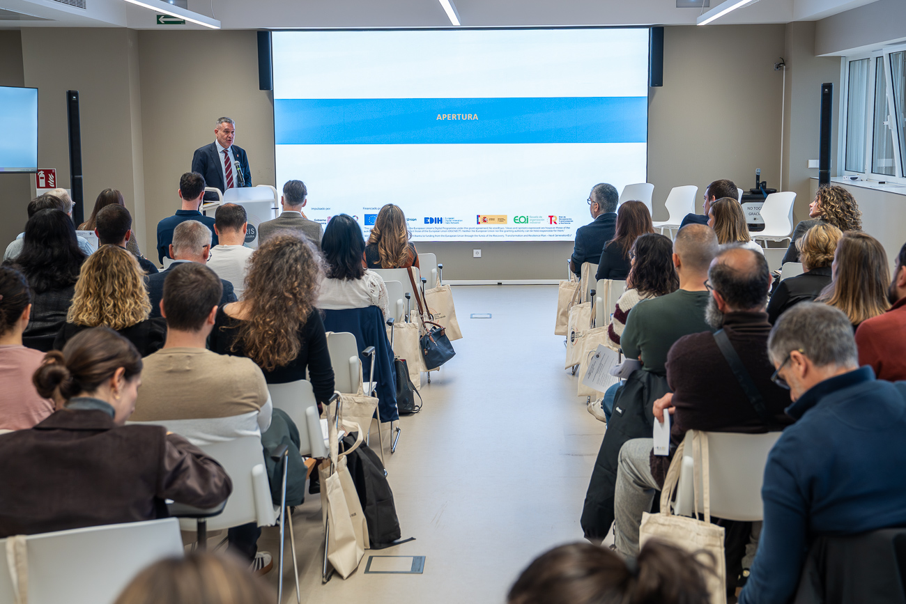 El consejero de Universidad, Innovación y Transformación Digital del Gobierno de Navarra, Juan Luis García, abrió el evento.