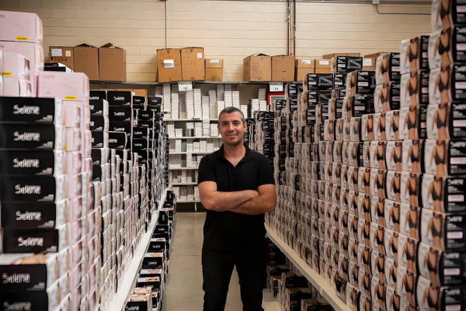 Sergio Martínez-Viloria, dueño de Almacenes Antón en Tudela, se adentra en el mercado de las salsas ‘halal’