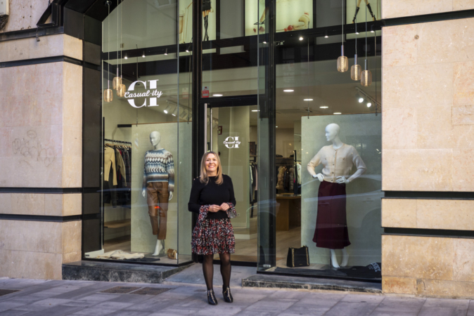 La navarra que ha pasado de trabajar en el SEPE a abrir una tienda de moda femenina en Tudela