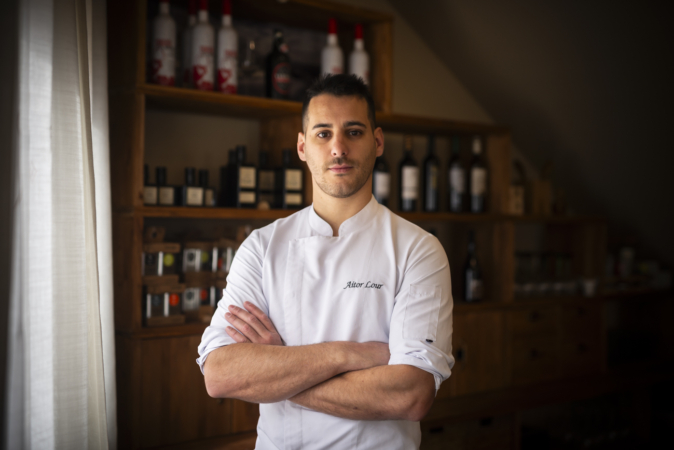 El joven ‘chef’ navarro que ha relanzado el restaurante de su familia en Arguedas con una cocina «muy morruda»