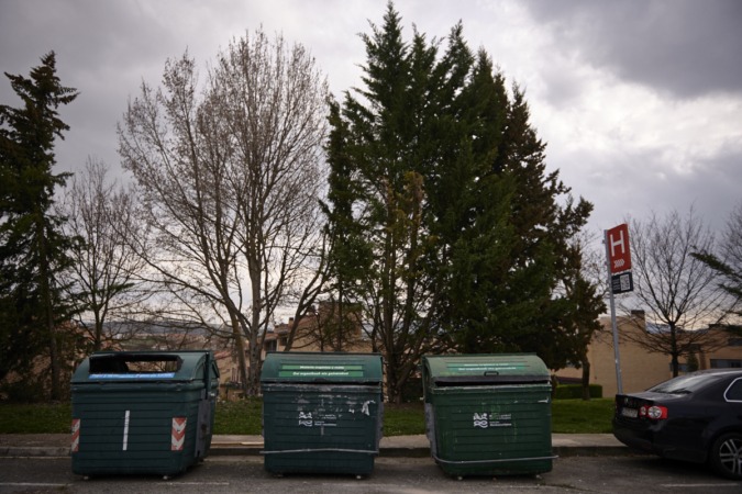 Las empresas de los polígonos denuncian la falta de contenedores para plástico