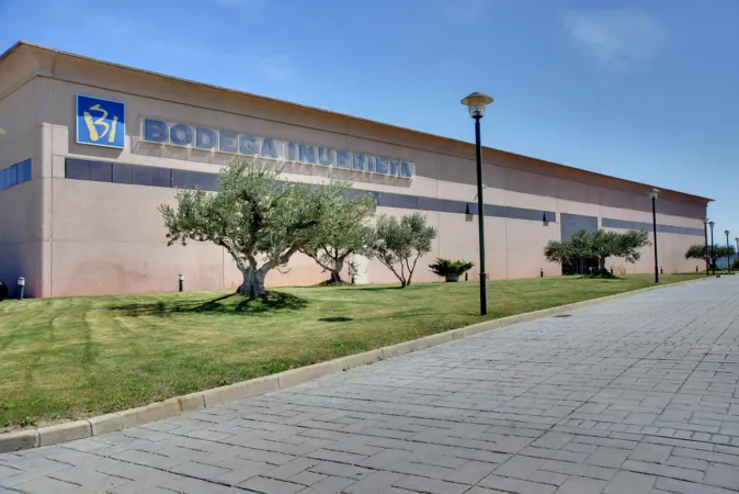 Bodega Inurrieta: raíz familiar, viña propia en Falces y mirada internacional