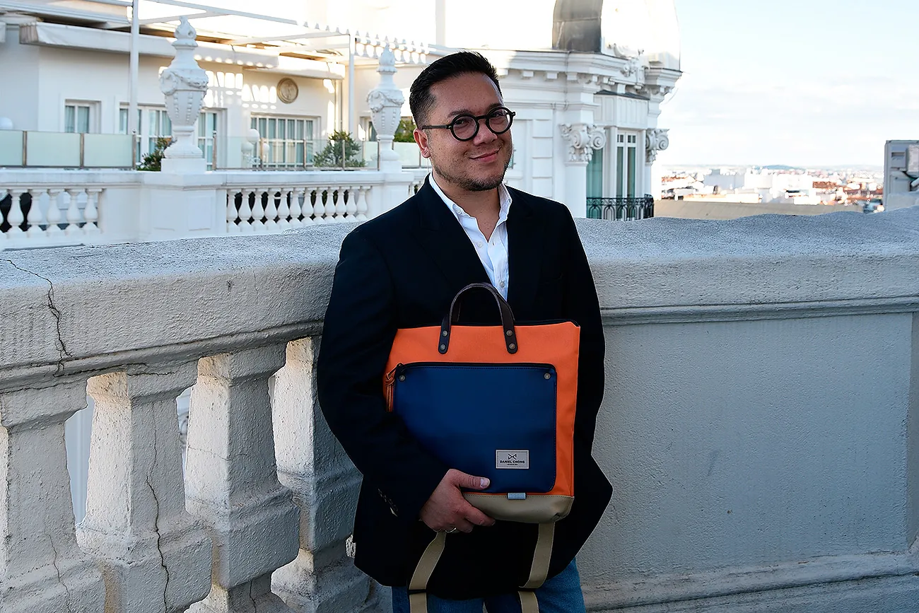 Las mochilas se confeccionan entre talleres de Elche, Pamplona y Ubrique. 