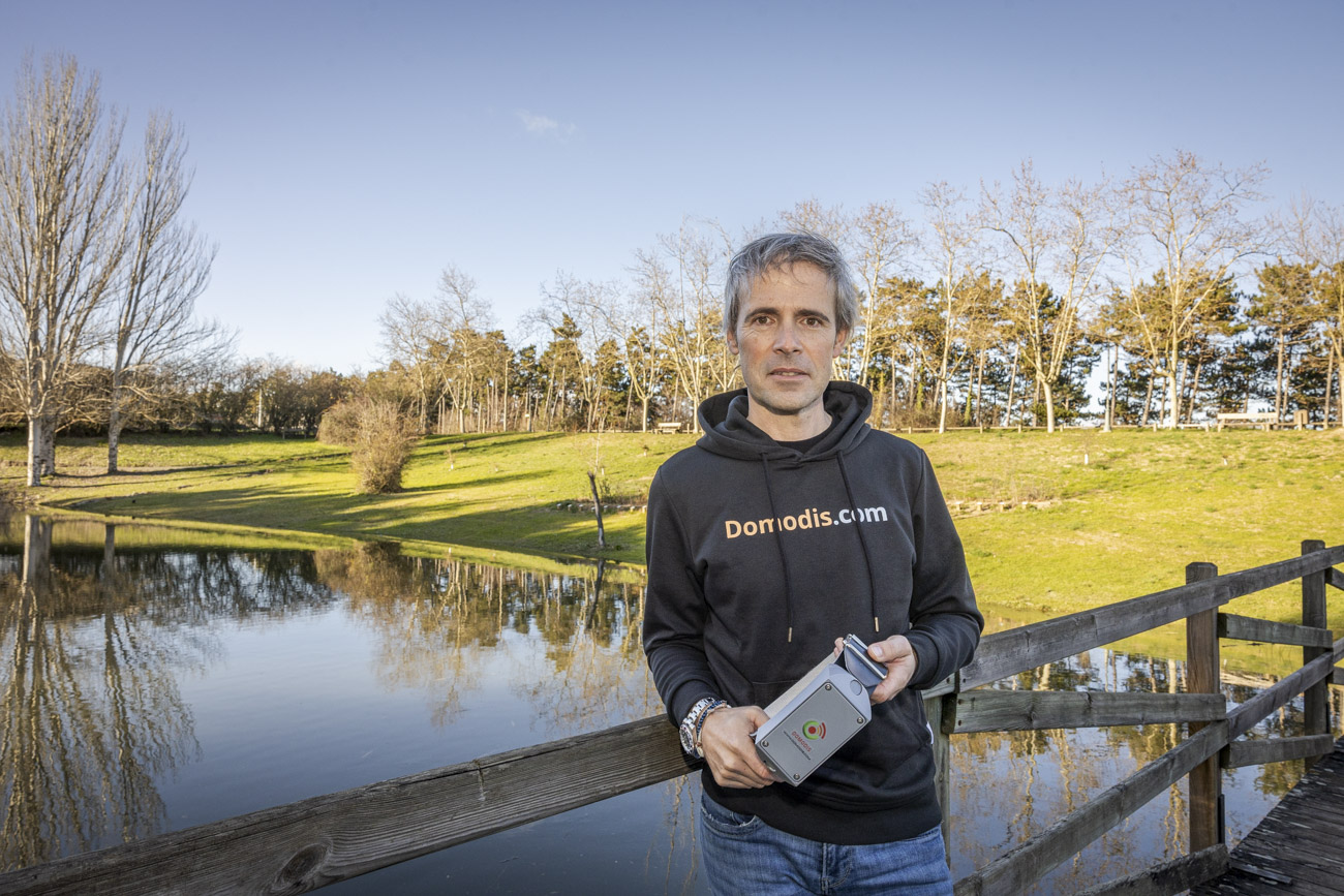 Javier Victoria, técnico electrónico, fundó Domodis en 2008. 