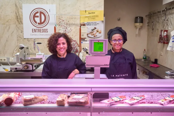 De abrir una frutería en Colombia a dirigir una carnicería en el Mercado del Ensanche de Pamplona