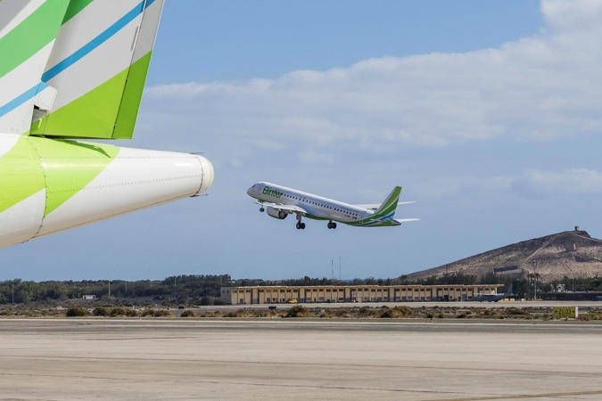 Pamplona recuperará los dos vuelos semanales a Canarias el 1 julio