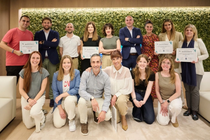 EnREDaRSE y Caja Rural ya trabajan en la expansión del proyecto ‘Emprende tu Huella Positiva’
