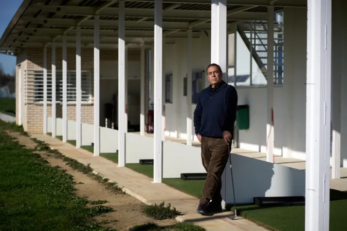 La escuela de golf navarra que enseña el legado del célebre Jesús Arruti por toda España
