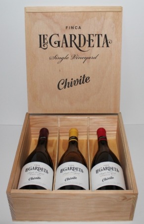 Estuche con la gama de vinos Finca Legardeta de Bodegas Chivite.