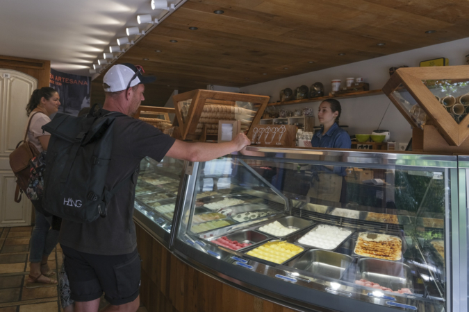 La ola de calor en Pamplona resiente la venta de helados artesanales