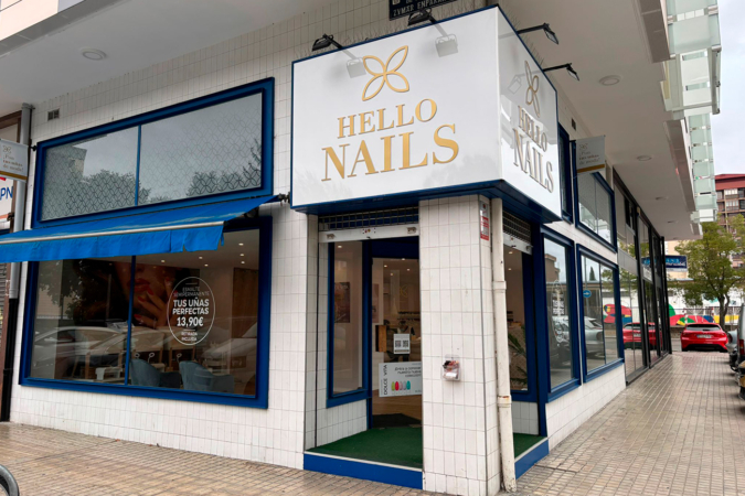 La franquicia Hello Nails llega a Barañáin de la mano de una familia venezolana