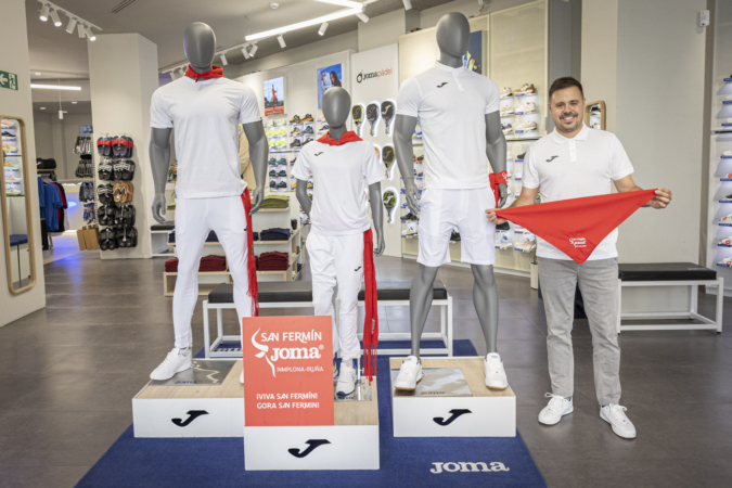 La tienda de Joma en Pamplona amplía su línea de ropa para San Fermín
