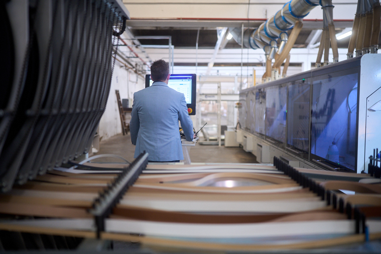Con sede en Viana, Salcedo Muebles factura unos 7 millones de euros al año y exporta el 20 % de su producción.