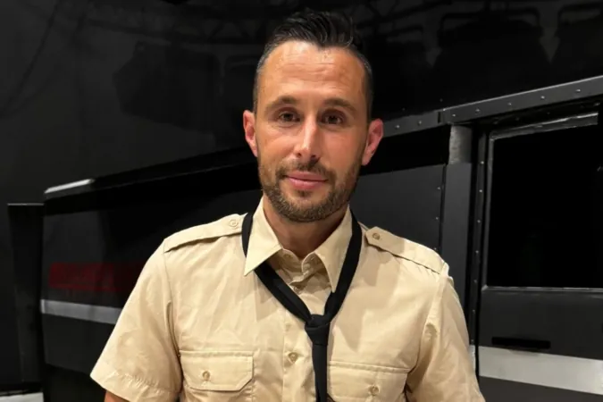 El emprendedor navarro que actúa en el episodio final de la serie de Netflix ‘Berlín y la dama del armiño’