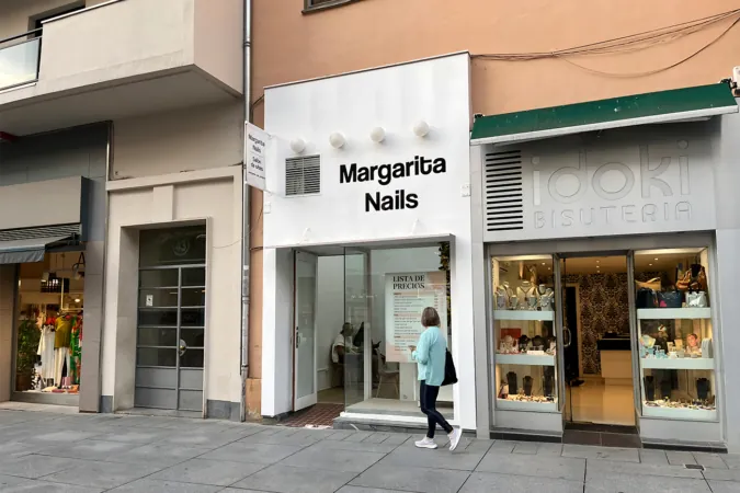 El entorno de la avenida Carlos III de Pamplona ya cuenta con más de veinte salones de uñas