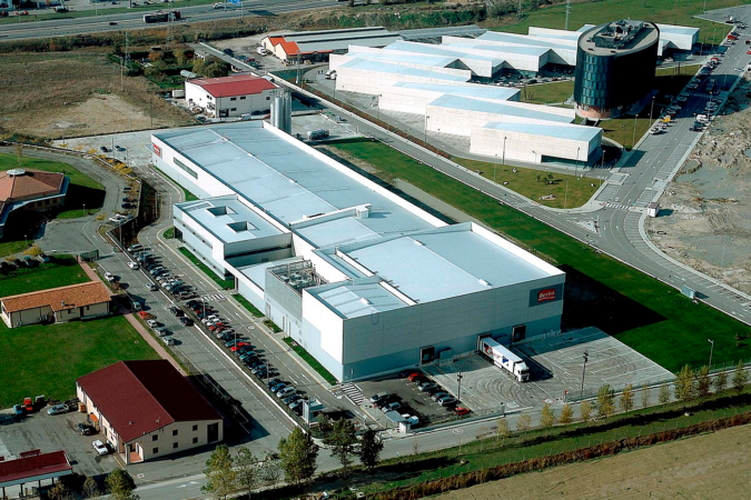 Monbake prevé llegar a nuevos mercados internacionales gracias a la ampliación de su sede de Tajonar