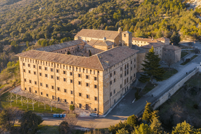 Navarra destinará 4,5 millones a transformar la Hospedería del Monasterio de Leyre en apartamentos turísticos