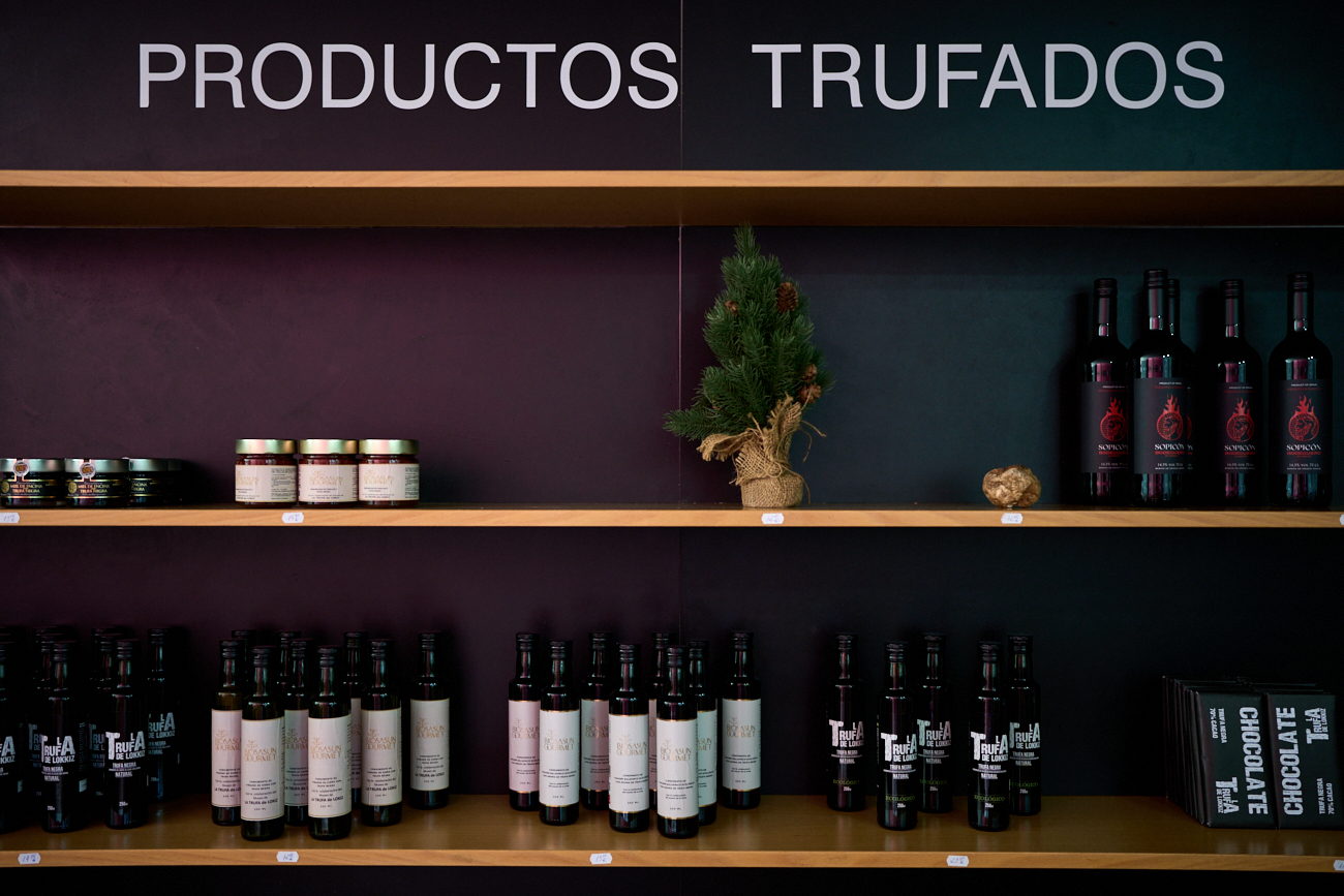 En el establecimiento también se pueden adquirir distintos productos trufados de primera calidad.