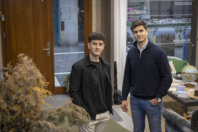Los jóvenes de Pamplona que crean agentes de IA para empresas nacionales y de Dubái