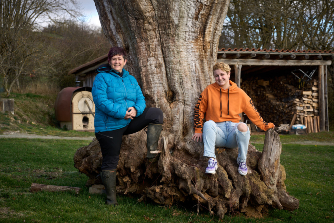 La familia que cultiva «frutos de la felicidad» en Basaburua para hacer patés, cremas y barritas energéticas