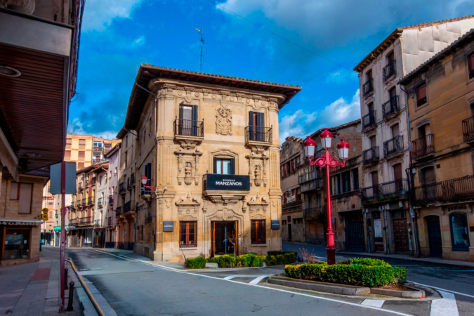El ‘holding’ de Azagra Manzanos Enterprises transforma un palacio del siglo XVIII en un alojamiento de lujo