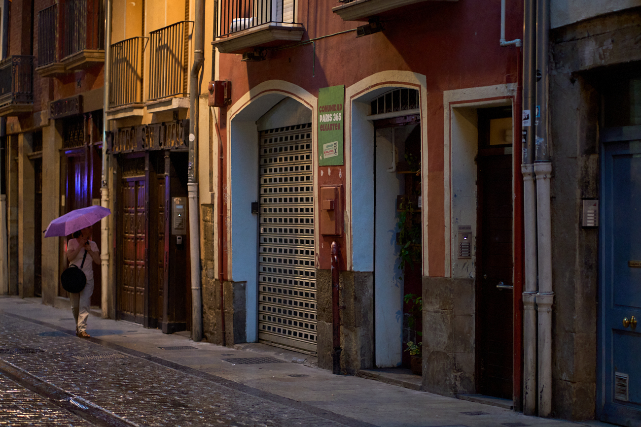 El antiguo Bar París de la calle de San Lorenzo es ahora una sede del comedor social París365.