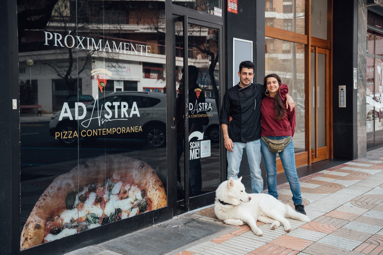 La pizzería de Matteo y Alessia se encuentra en la calle Monasterio de la Oliva del barrio de San Juan.