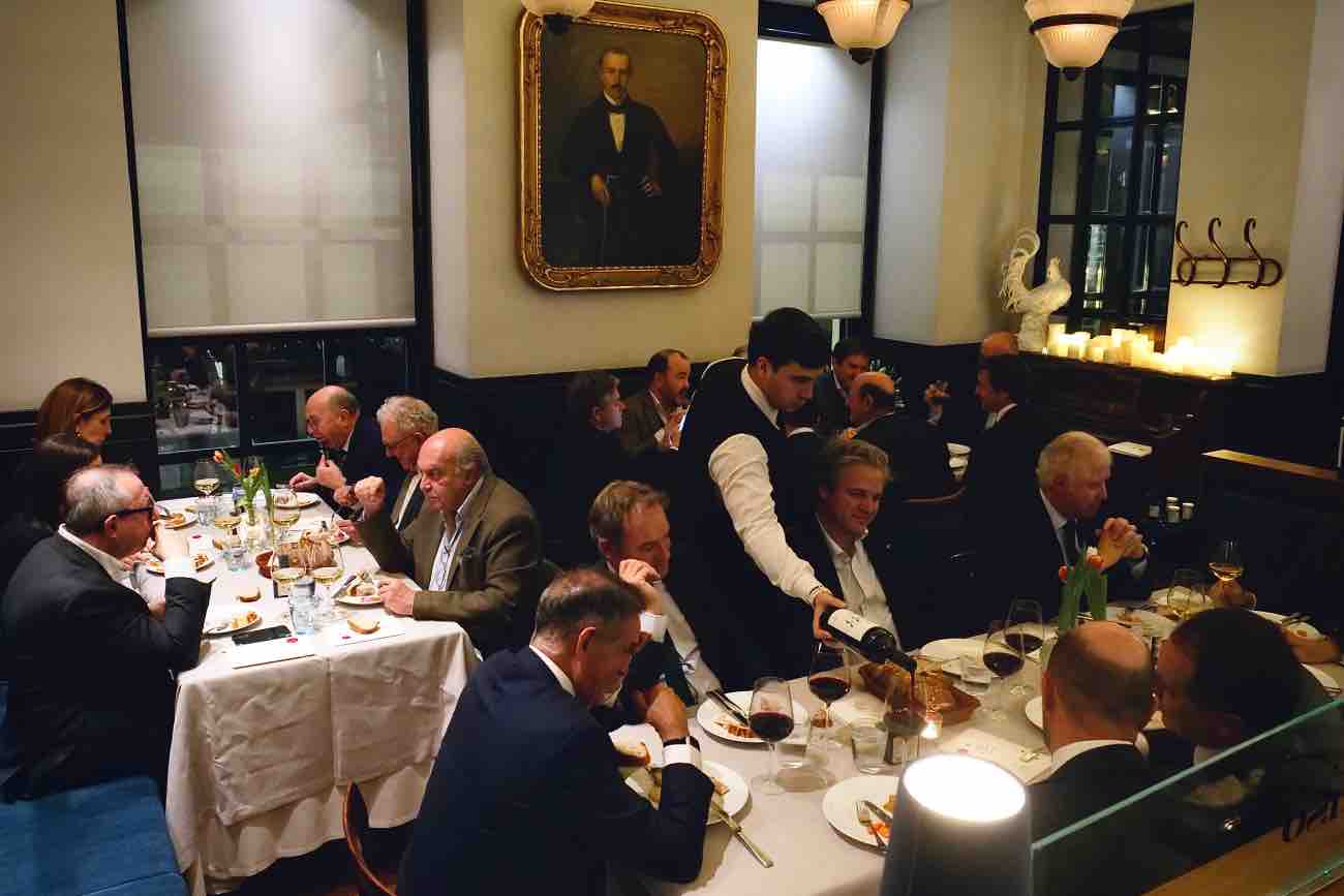 El chef Mario Valles, gran conocedor del producto y amigo de la familia Gaztelu —titular del derecho de uso de las palomeras desde 1378—, diseñó un menú exclusivo que rindió homenaje a esta tradición: