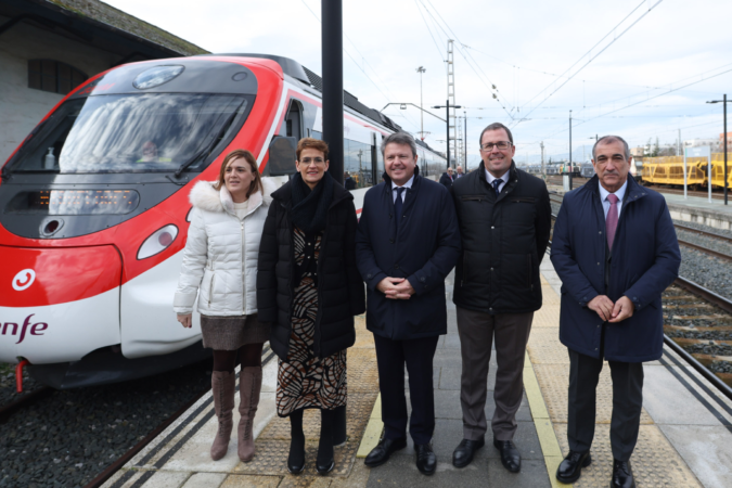 El nuevo tren de 600 plazas que unirá Pamplona y Zaragoza
