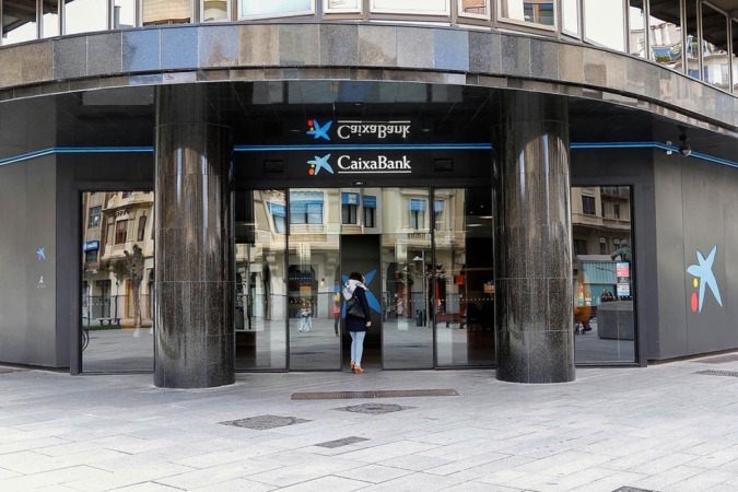 CaixaBank anuncia un ERE para 8.291 empleados, 66 de ellos en Navarra