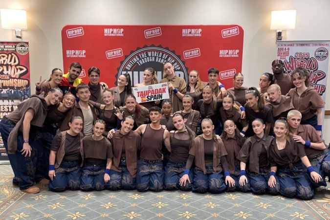 La academia de baile Taupadak suma ya más de trescientos alumnos en Pamplona