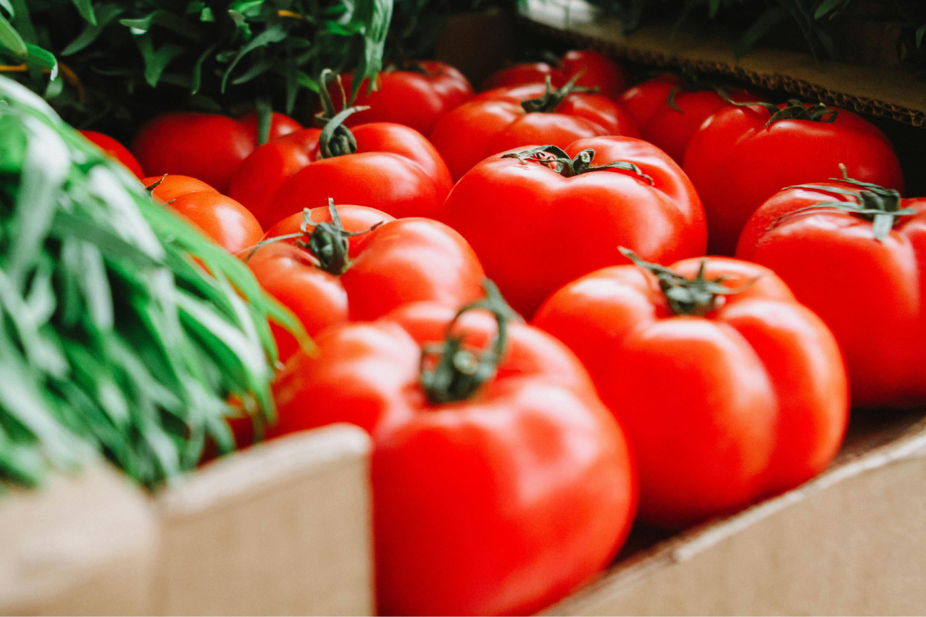 Gracias a su gran contenido de agua y vitaminas, el tomate es el protagonista de muchas ensaladas.