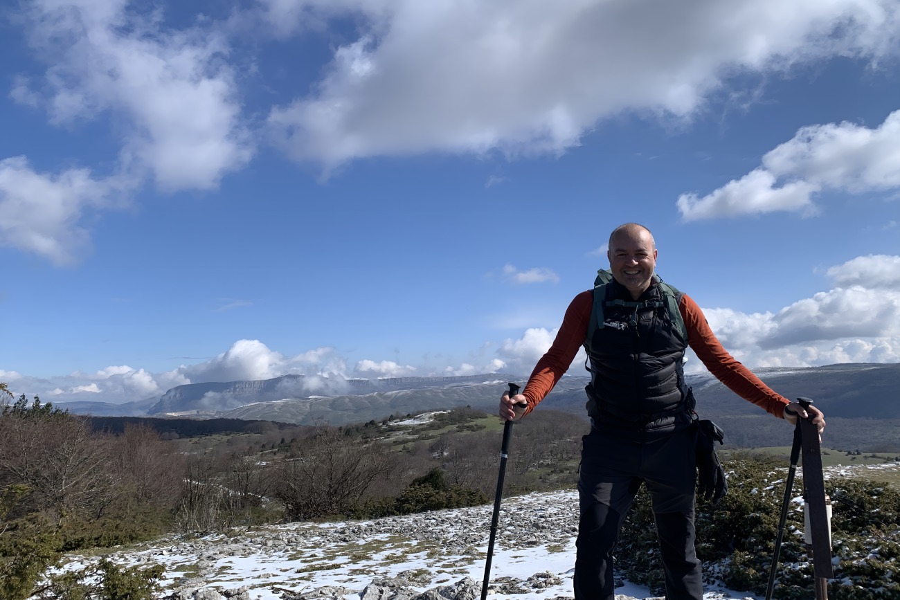 Alfonso, en una de sus excursiones que realiza por Navarra. 