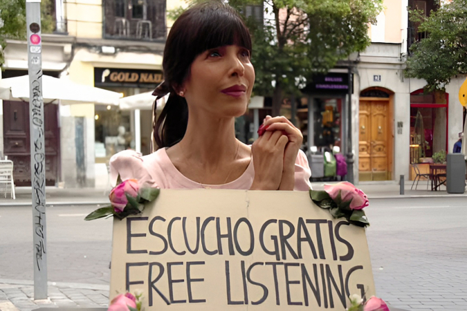 La actriz que «escucha gratis» en las calles de Madrid y anima a replicar la iniciativa en Pamplona