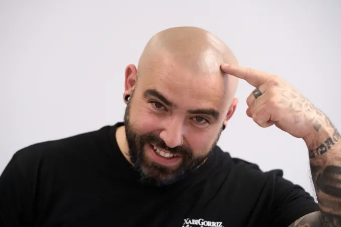 De remontista profesional a abrir dos centros de micropigmentación capilar en Alsasua y Pamplona