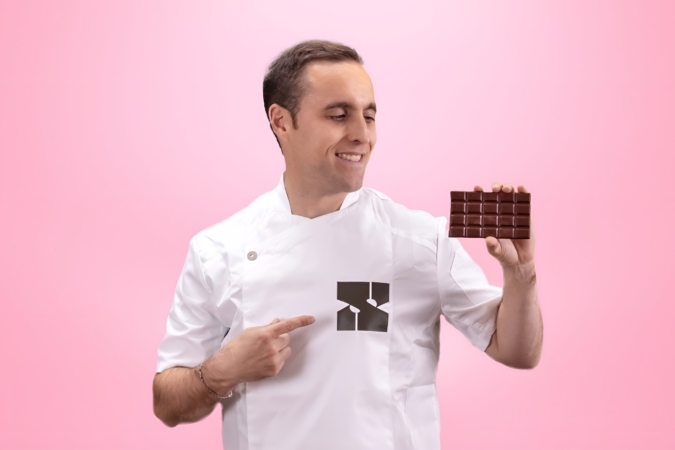 El sumiller pamplonés Xabier Urizar escucha al chocolate antes de saborearlo