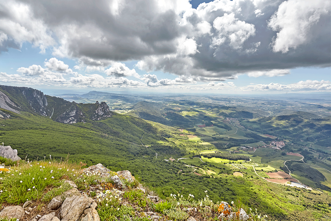 La sierra de Codés de Navarra ofrece unas impresionantes vistas. (Foto: Javier Campos, Turismo de Navarra)