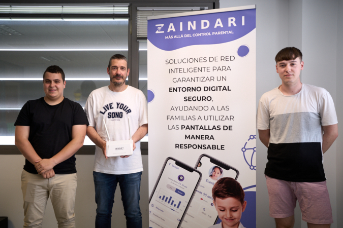 Las empresas navarras Zaindari y Sisnet lanzan la primera fibra con control parental