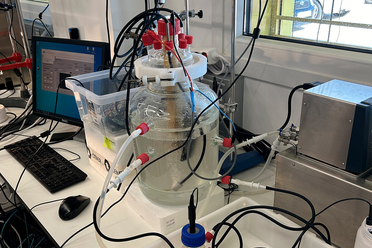 La iniciativa logró escalar el reactor usado para la producción de metanol hasta los 5 litros.