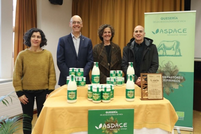 Eroski venderá los lácteos ecológicos elaborados por Aspace