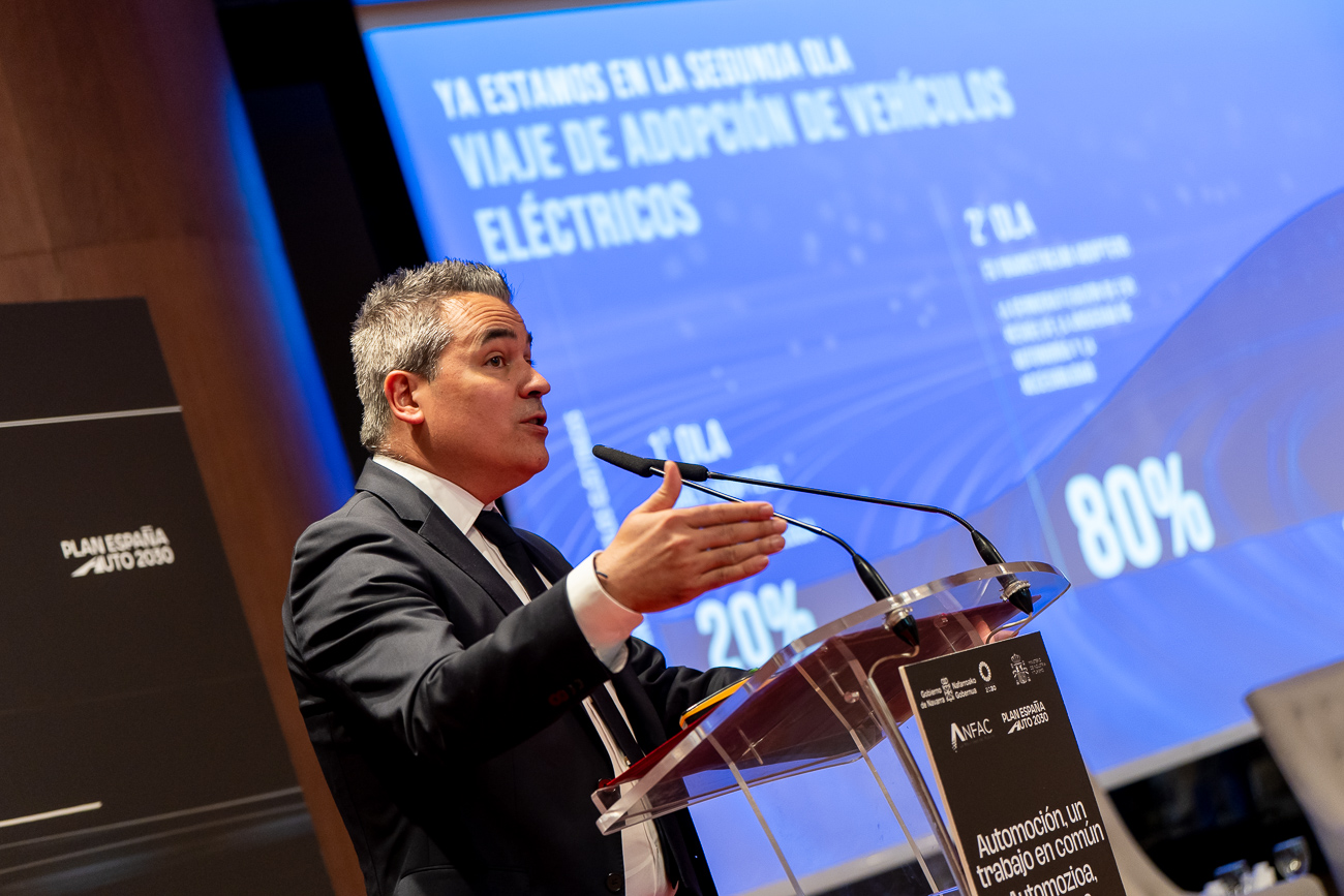 Josep Maria Recasens, presidente de ANFAC, defendió que el vehículo eléctrico, autónomo y conectado es el futuro.