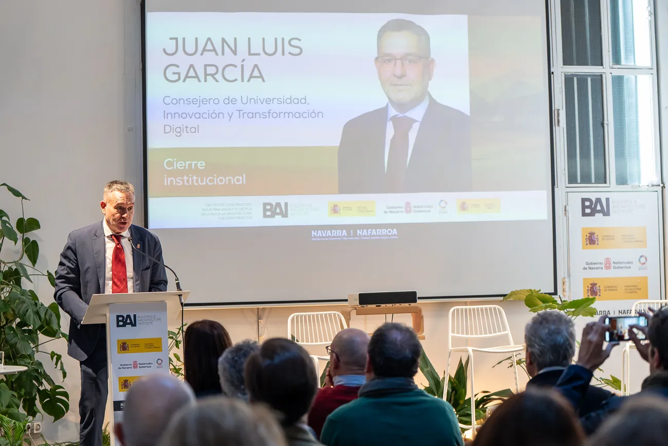 El consejero navarro Juan Luis García resaltó la importancia del centro para reconstruir el sector.