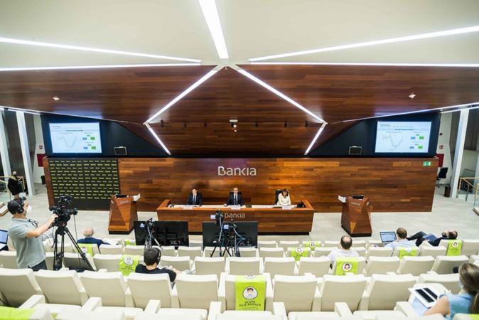 Bankia gana 142 millones, un 64 % menos, tras destinar 310 a la pandemia