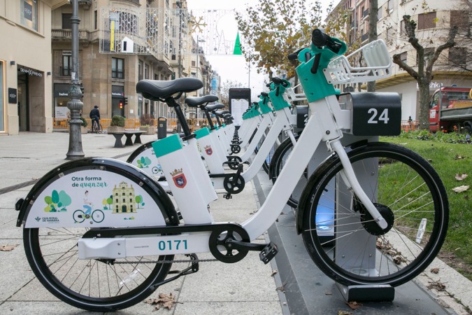 Más de 20.000 personas han alquilado las bicis eléctricas de Pamplona en cuatro meses