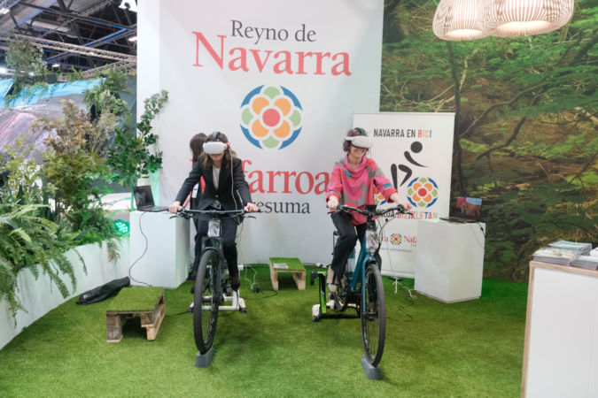 El Club Navarra en Bici, compuesto por 40 entidades, pedalea hasta FITUR