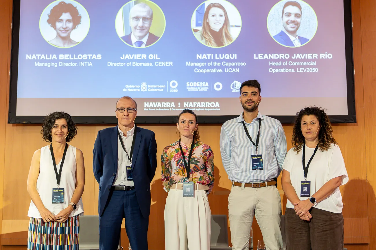 De izquierda a derecha: Natalia Bellostas (INTIA), Javier Gil (CENER), Nati Luqui (UCAN), Leandro Javier (LEV2050) y Montse Guerrero (Sodena)